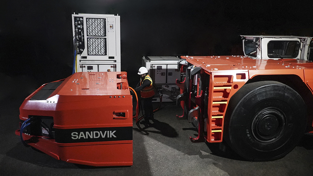 Sandvik LH518B represents the third generation of BEV design. Designed from scratch, it doesn’t have the limitations of the older, originally mechanical equivalents